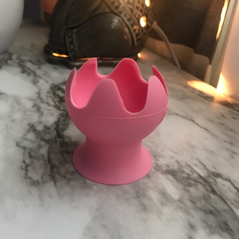Beauty blender holder